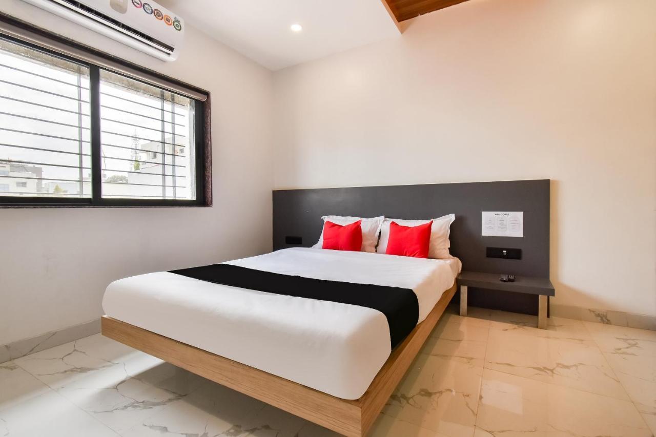 Capital O 71866 Hotel Ansh Аурангабад Екстериор снимка